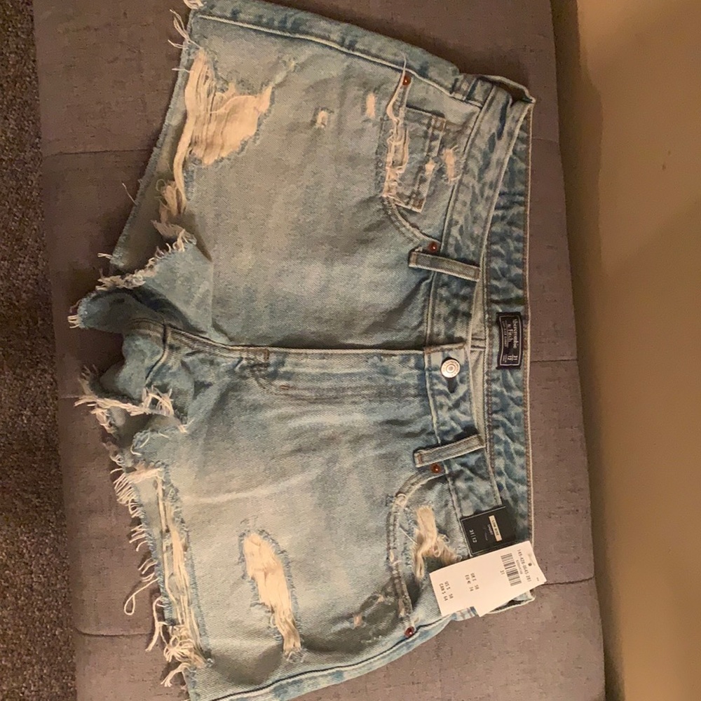 Abercrombie & Fitch Cut Off Shorts (NWT)